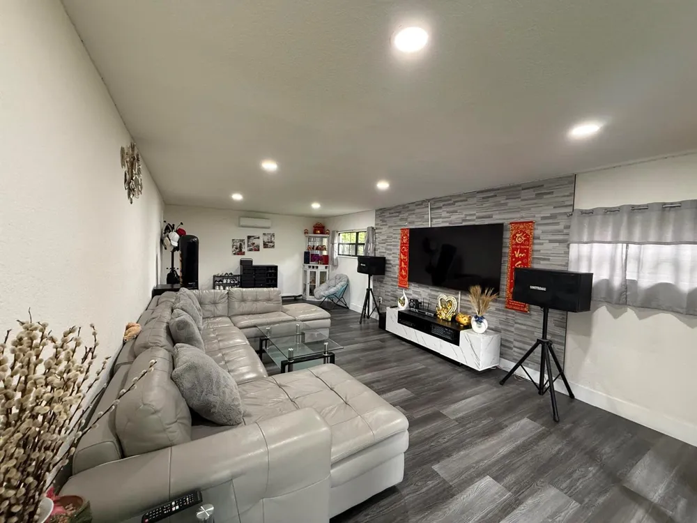 761 NW 183RD DRIVE Miami Gardens, FL 33169