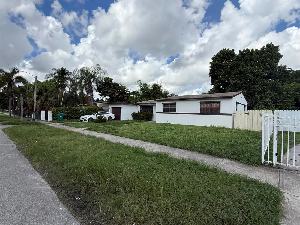 761 NW 183RD DRIVE Miami Gardens, FL 33169