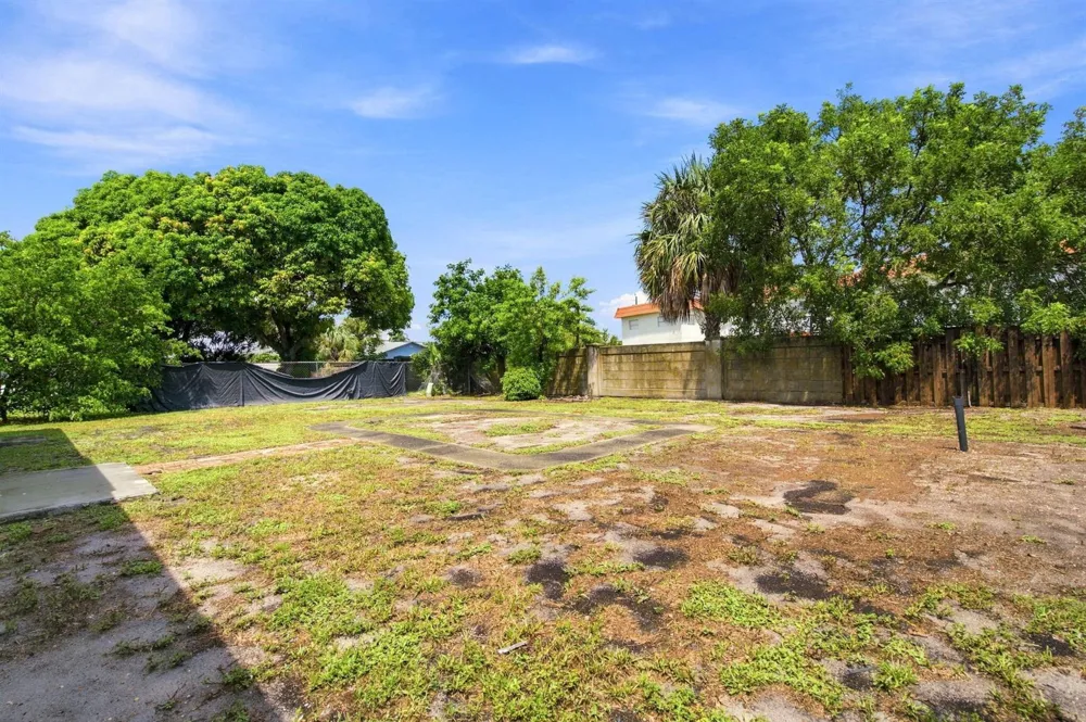 399 SW 14TH STREET Deerfield Beach, FL 33441