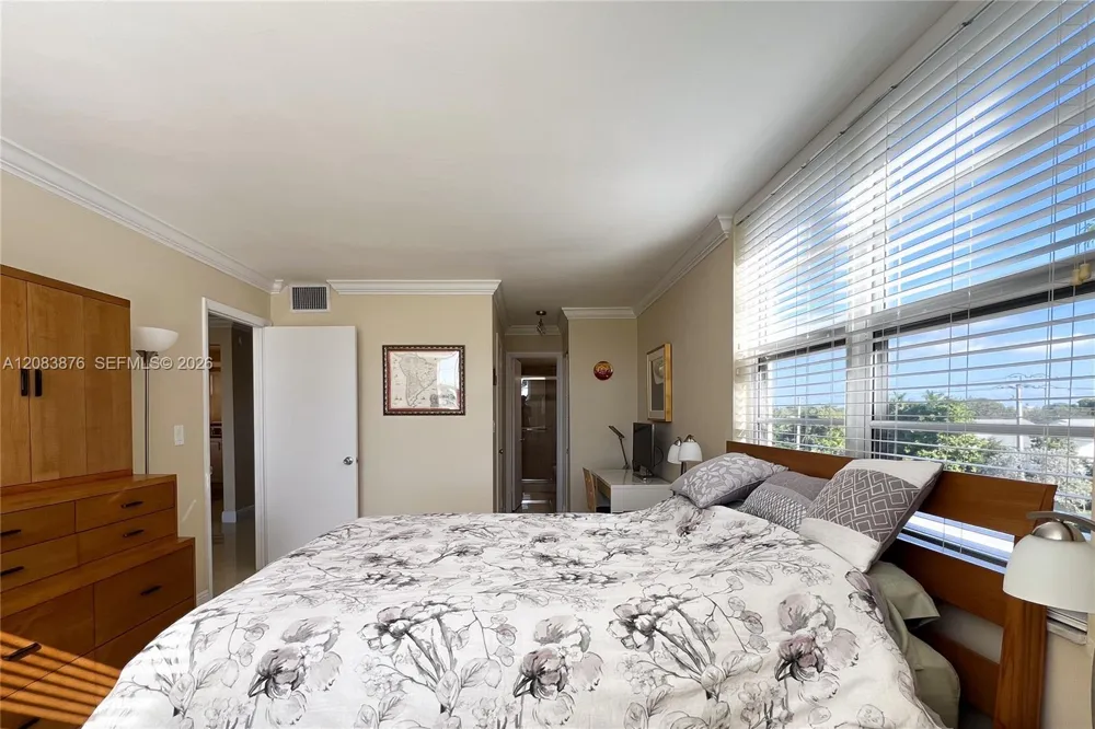 8900 Washington Blvd #401A Pembroke Pines, FL 33025