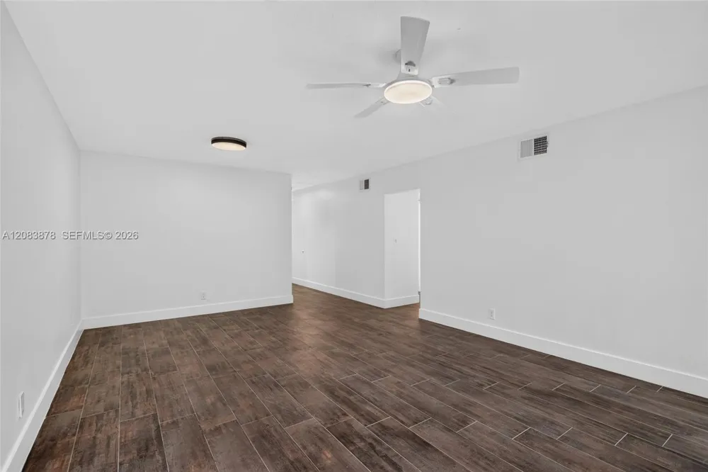 1939 Jefferson St #204 Hollywood, FL 33020