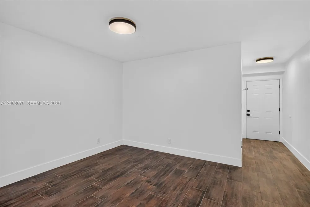 1939 Jefferson St #204 Hollywood, FL 33020