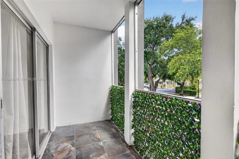 1939 Jefferson St #204 Hollywood, FL 33020