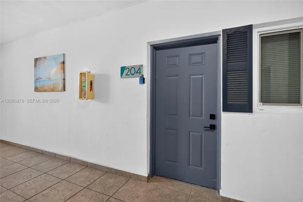 1939 Jefferson St #204 Hollywood, FL 33020