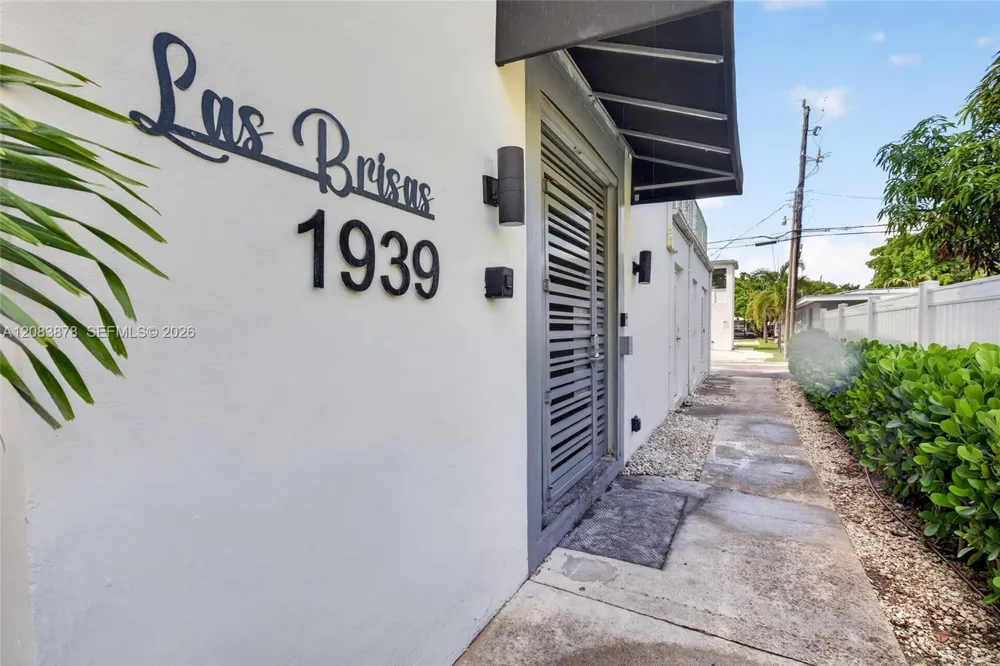1939 Jefferson St #204 Hollywood, FL 33020