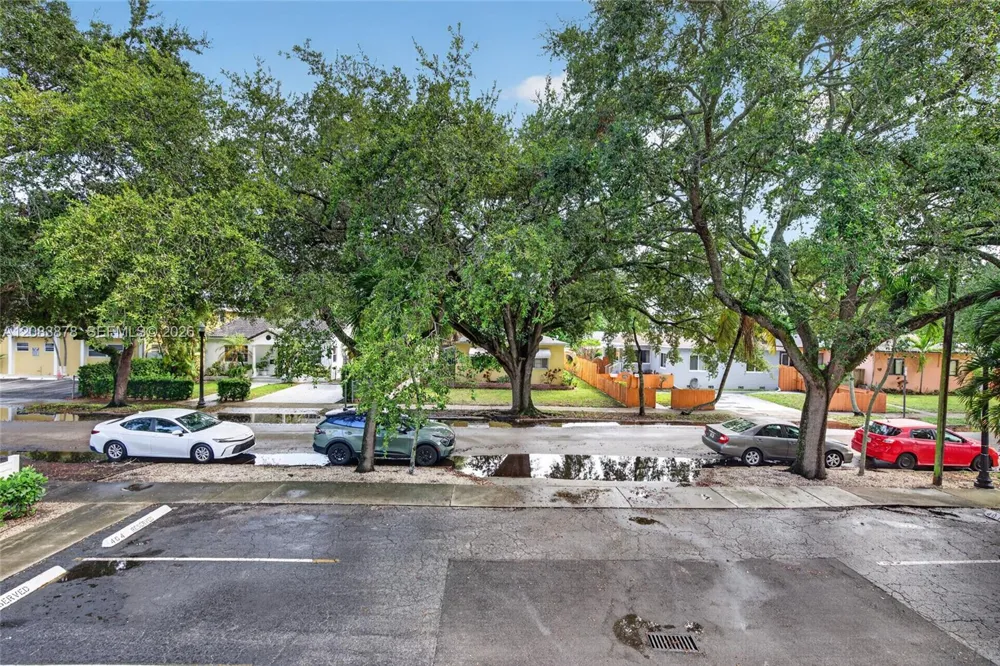 1939 Jefferson St #204 Hollywood, FL 33020