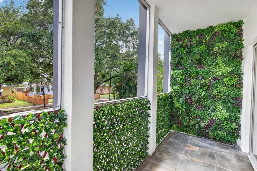 1939 Jefferson St #204 Hollywood, FL 33020
