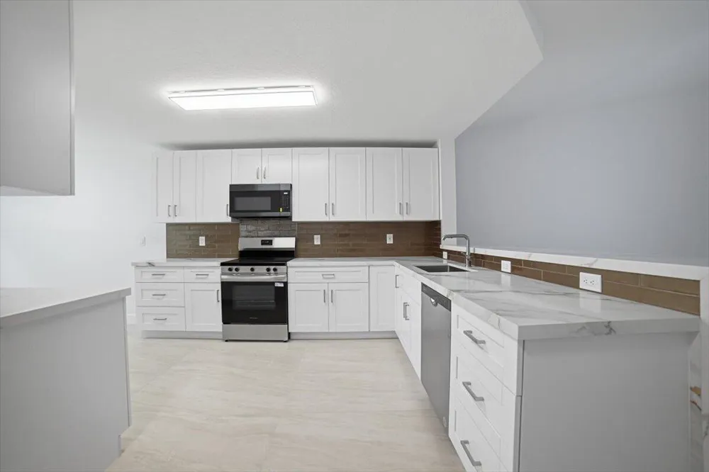 4112 Pine Ridge Lane Weston, FL 33331