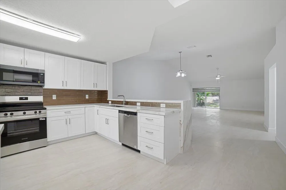 4112 Pine Ridge Lane Weston, FL 33331