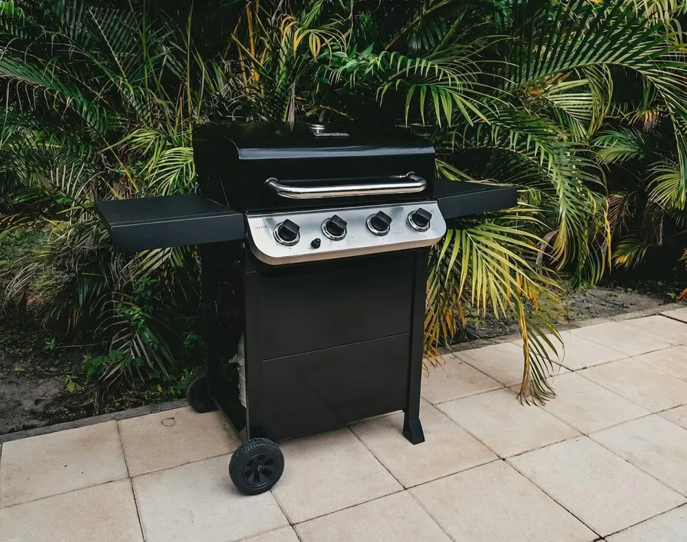 2418 VAN BUREN STREET Hollywood, FL 33020