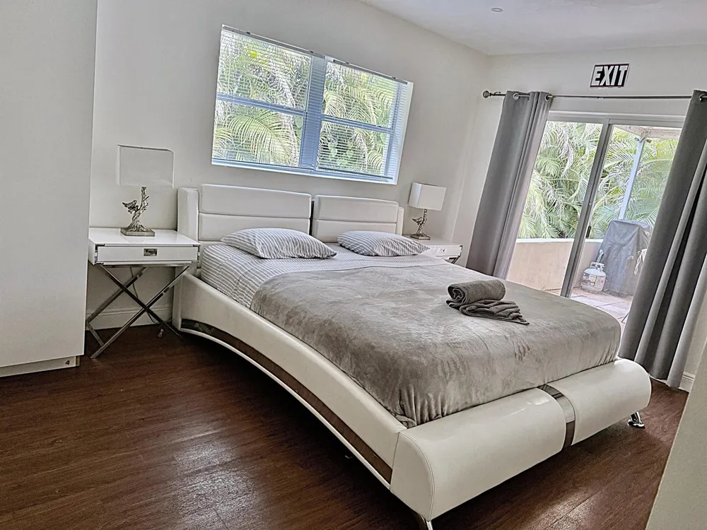 2418 VAN BUREN STREET Hollywood, FL 33020