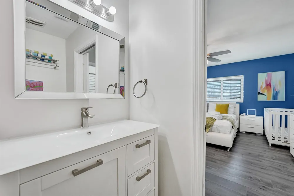 1535 HOLLYWOOD BOULEVARD Hollywood, FL 33020