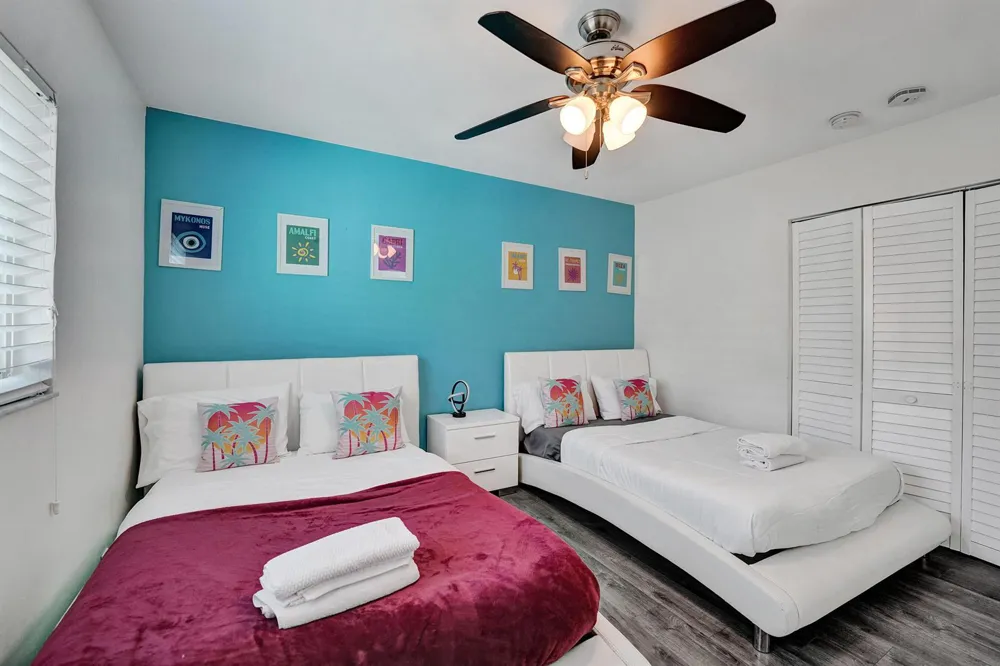 1535 HOLLYWOOD BOULEVARD Hollywood, FL 33020