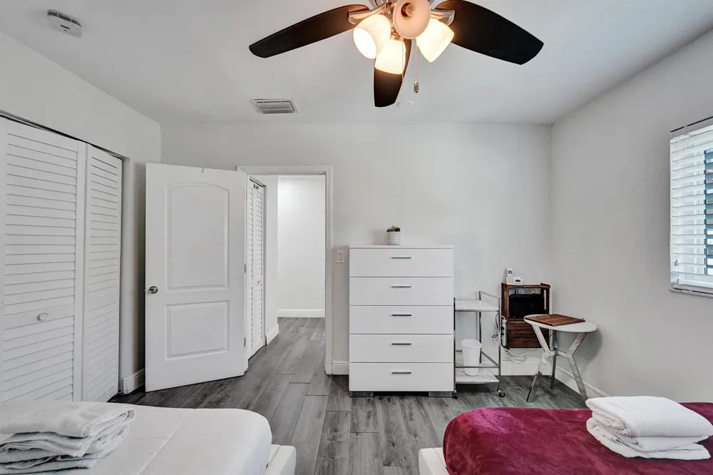 1535 HOLLYWOOD BOULEVARD Hollywood, FL 33020