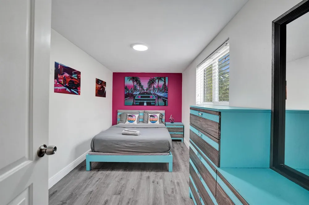 1535 HOLLYWOOD BOULEVARD Hollywood, FL 33020