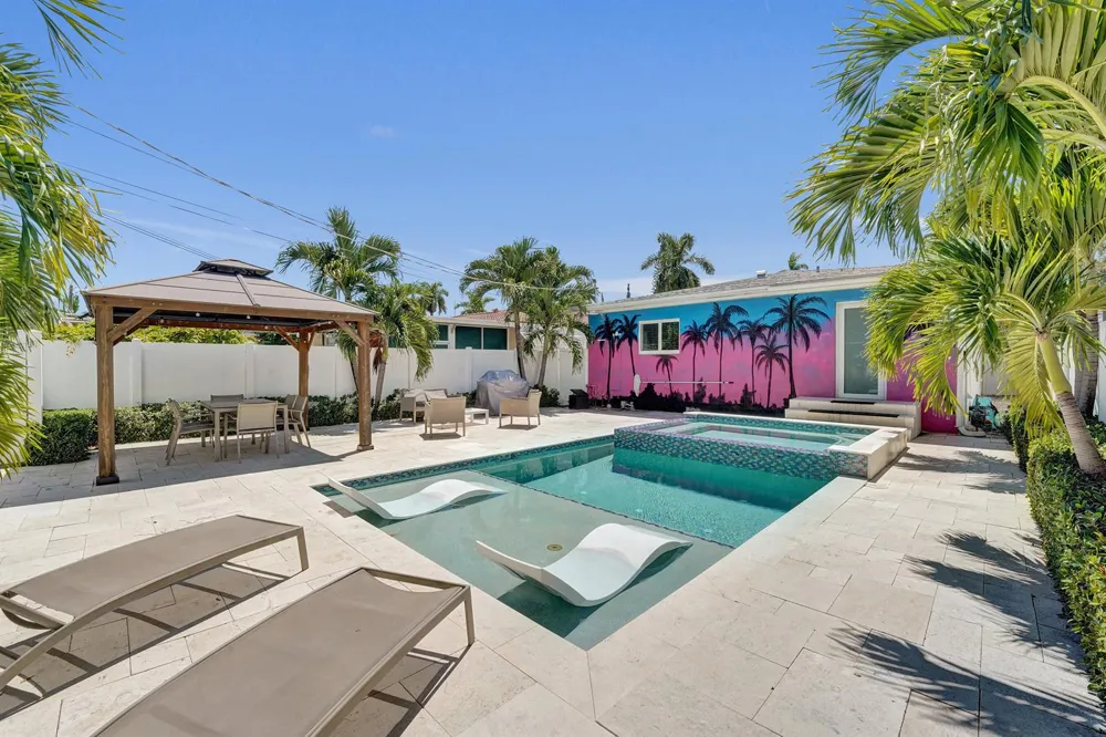 1535 HOLLYWOOD BOULEVARD Hollywood, FL 33020