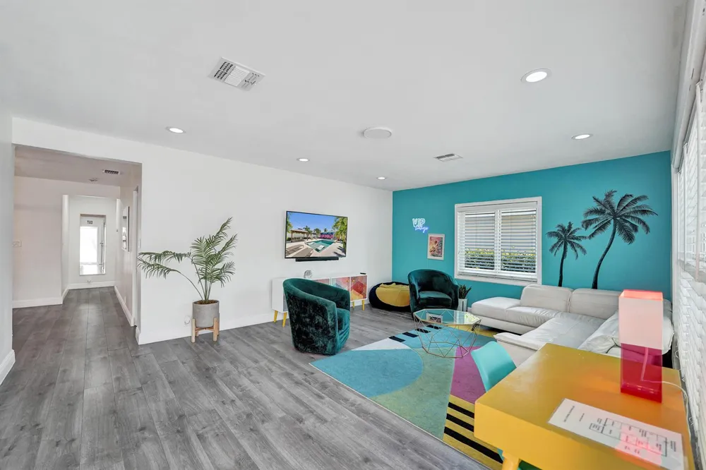 1535 HOLLYWOOD BOULEVARD Hollywood, FL 33020