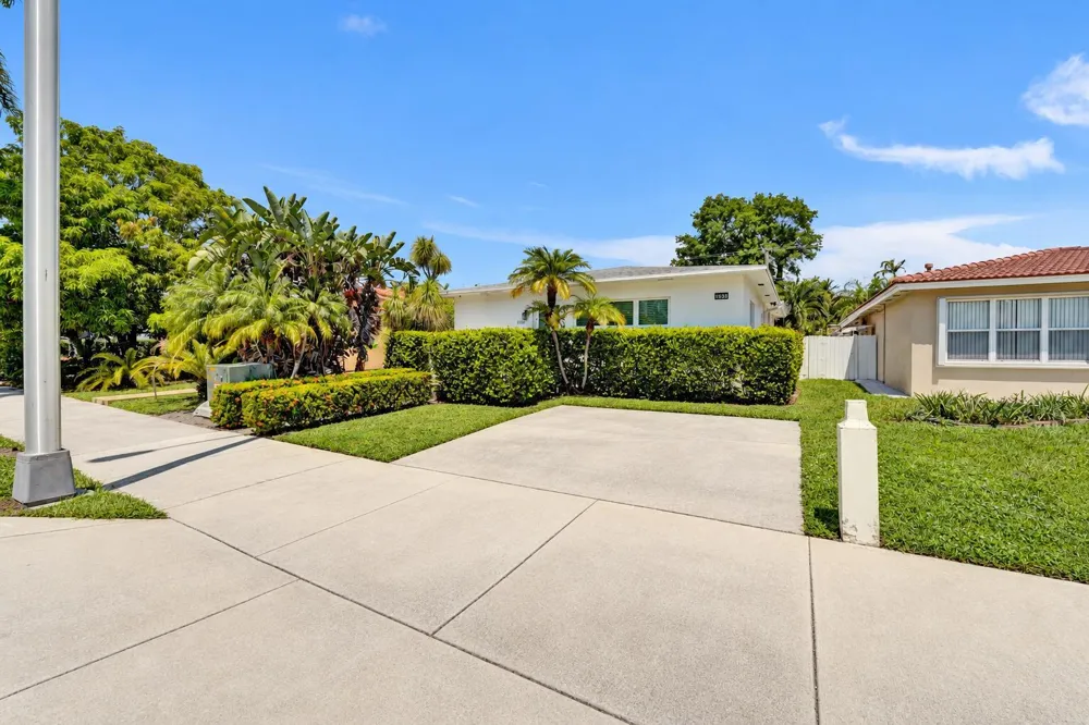 1535 HOLLYWOOD BOULEVARD Hollywood, FL 33020