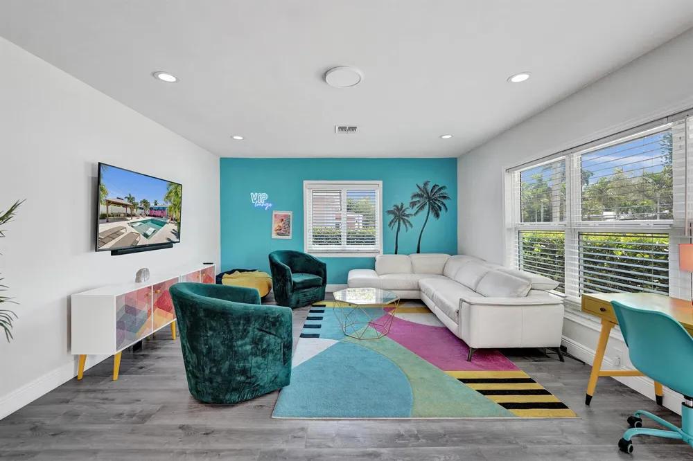 1535 HOLLYWOOD BOULEVARD Hollywood, FL 33020