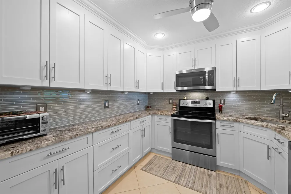 3459 COCOPLUM CIRCLE #3430 Coconut Creek, FL 33063