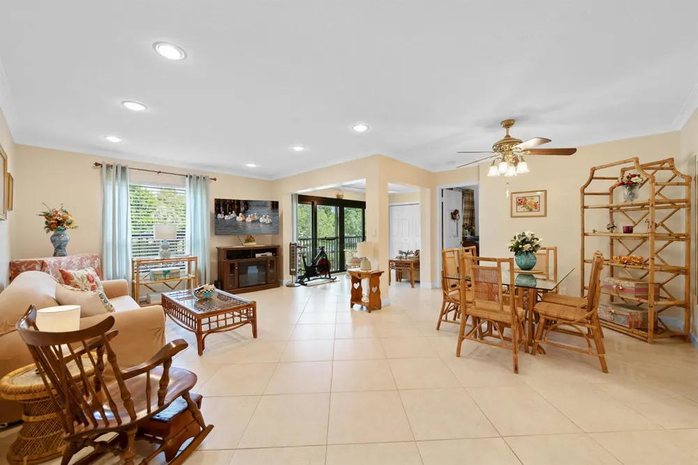 3459 COCOPLUM CIRCLE #3430 Coconut Creek, FL 33063
