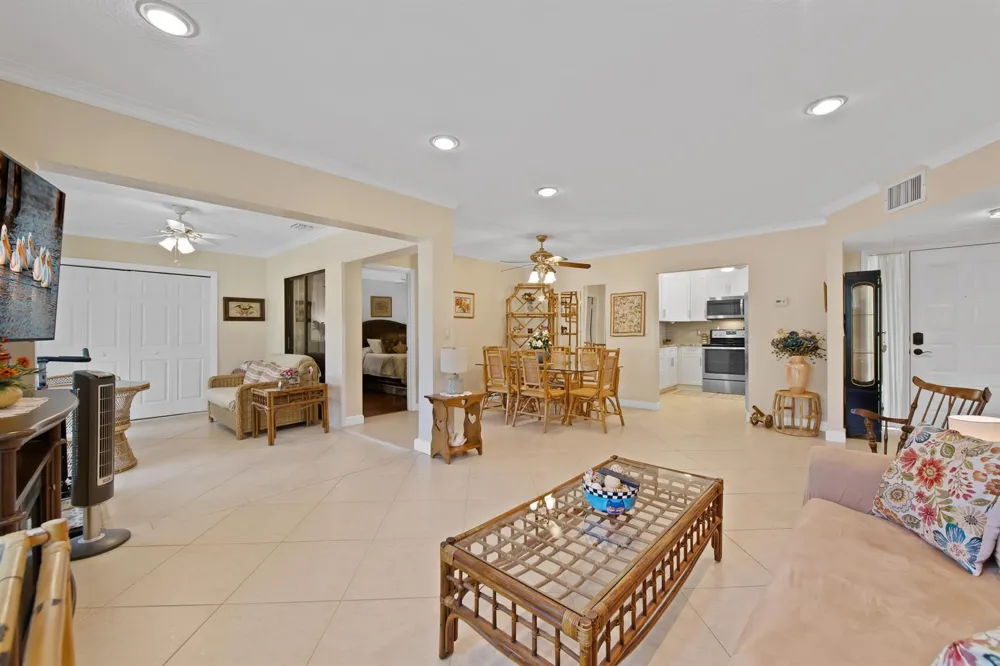 3459 COCOPLUM CIRCLE #3430 Coconut Creek, FL 33063
