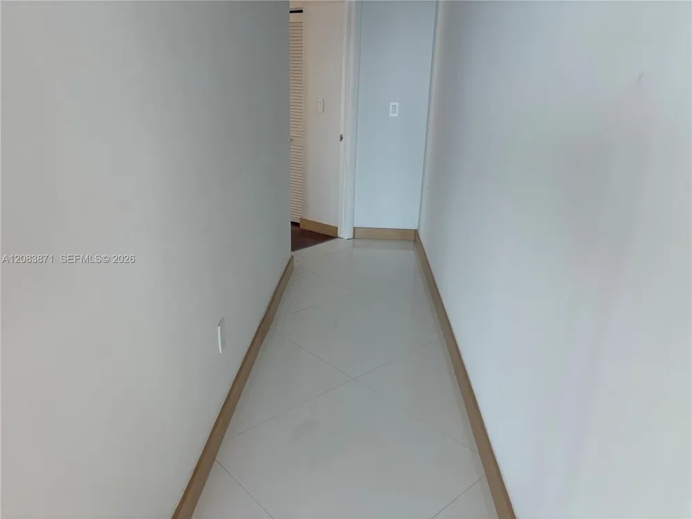 1800 Bayshore Dr #3601 Miami, FL 33132