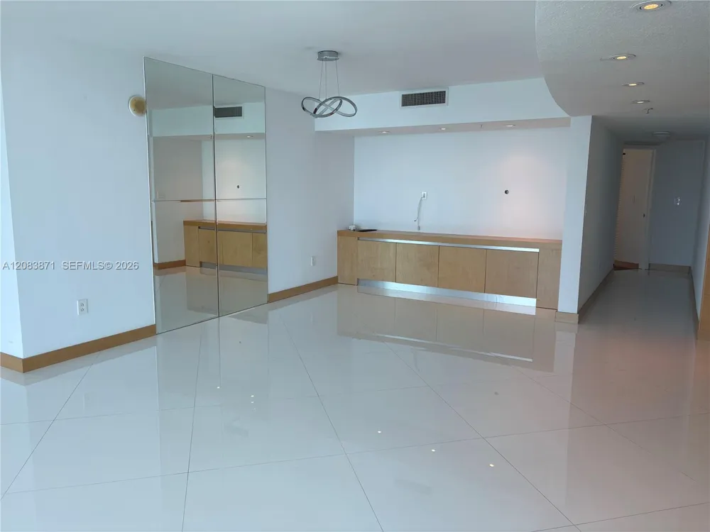 1800 Bayshore Dr #3601 Miami, FL 33132