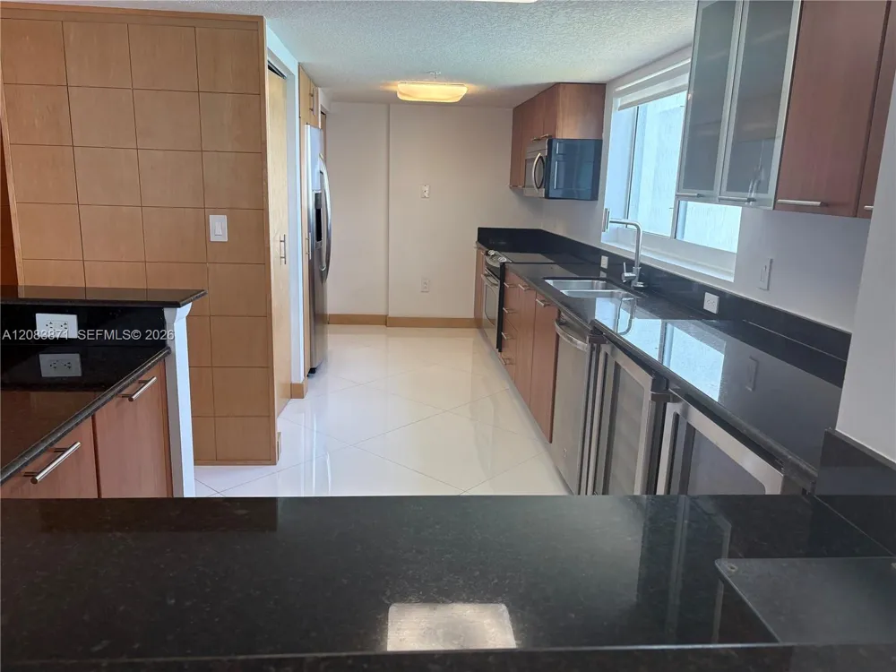 1800 Bayshore Dr #3601 Miami, FL 33132