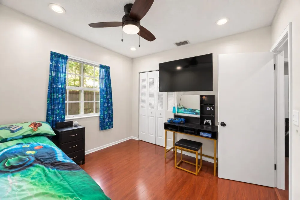 10975 NW 27th Place Sunrise, FL 33322