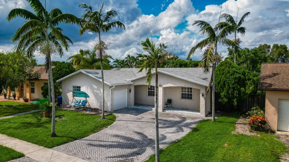10975 NW 27th Place Sunrise, FL 33322