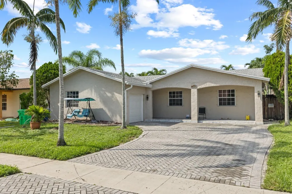 10975 NW 27th Place Sunrise, FL 33322