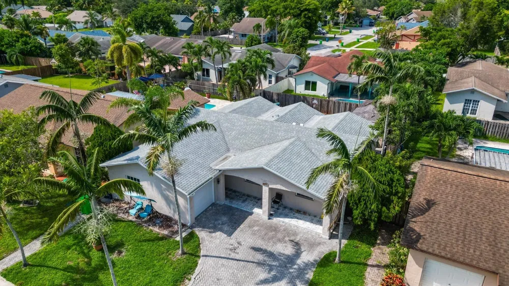 10975 NW 27th Place Sunrise, FL 33322