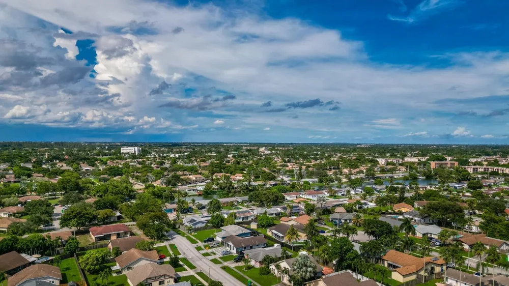 10975 NW 27th Place Sunrise, FL 33322
