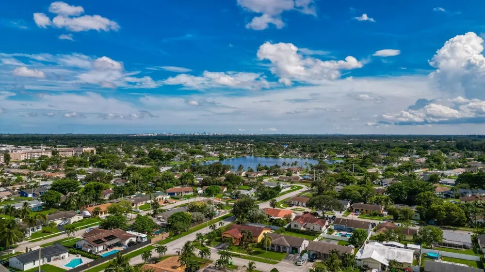 10975 NW 27th Place Sunrise, FL 33322