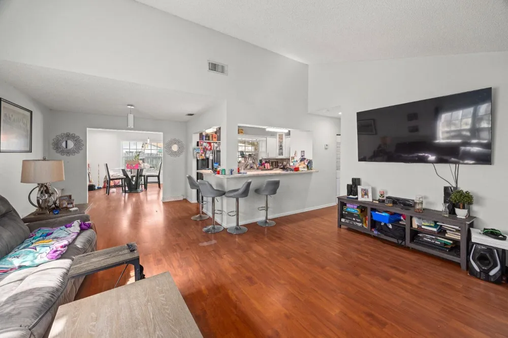 10975 NW 27th Place Sunrise, FL 33322