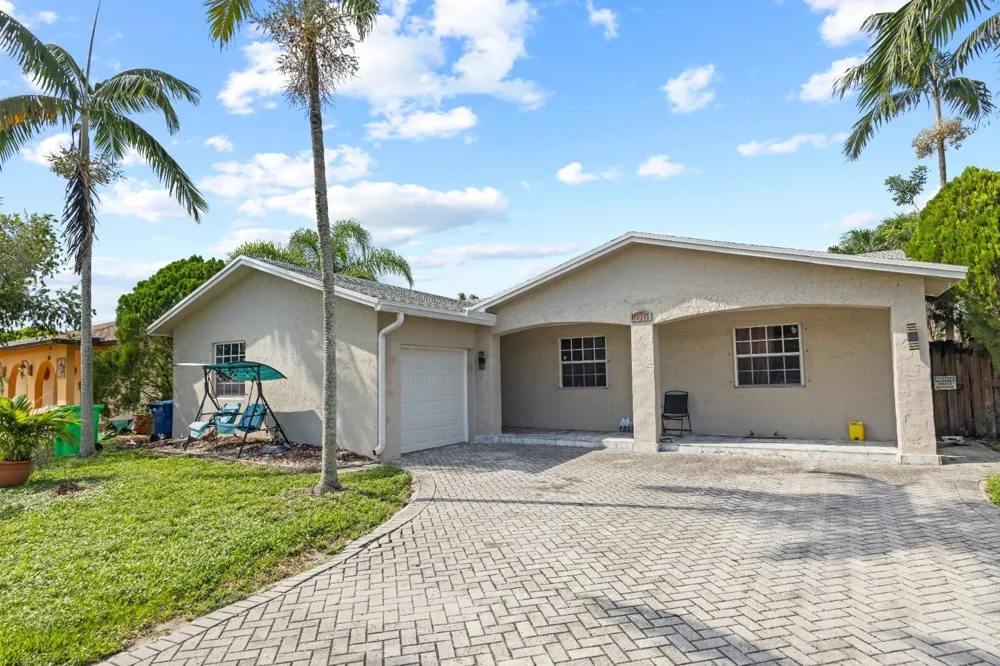 10975 NW 27th Place Sunrise, FL 33322