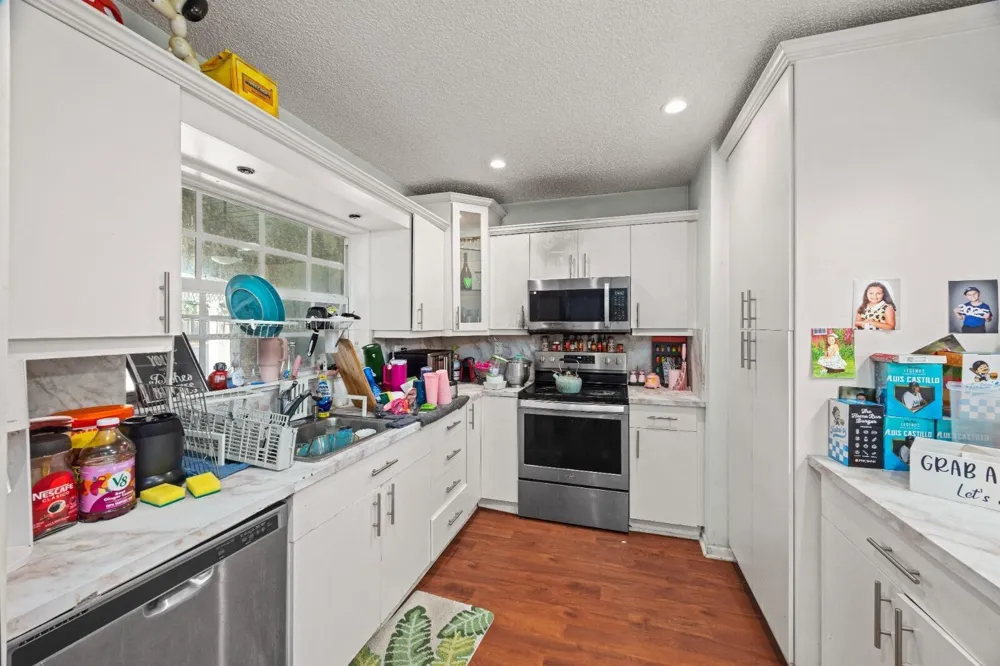 10975 NW 27th Place Sunrise, FL 33322