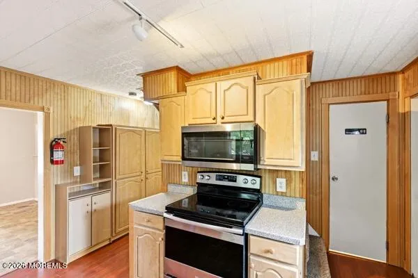 107 Elm Street Lakehurst, NJ 08733