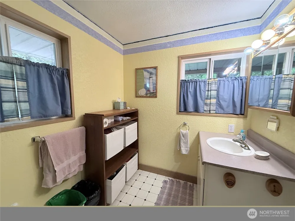 33304 j Place Ocean Park, WA 98640