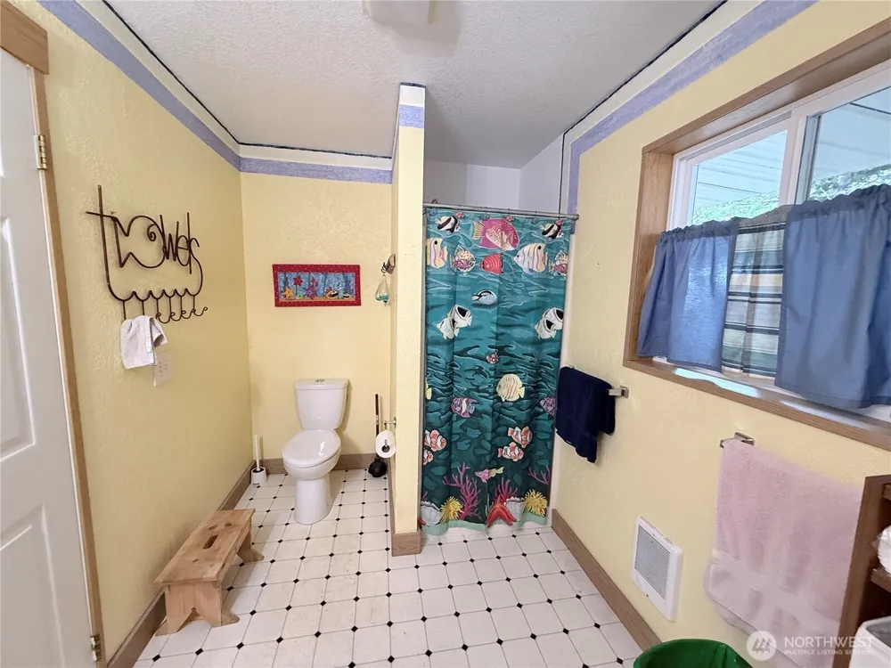 33304 j Place Ocean Park, WA 98640