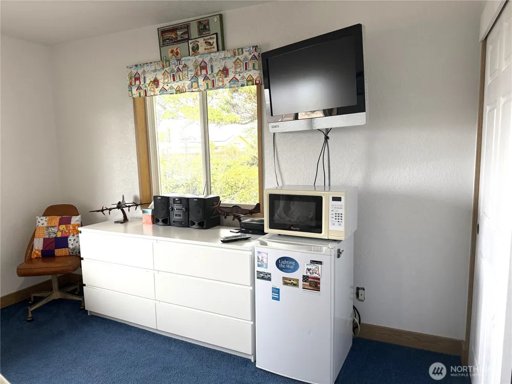 33304 j Place Ocean Park, WA 98640