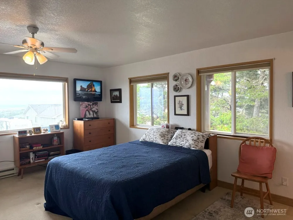 33304 j Place Ocean Park, WA 98640