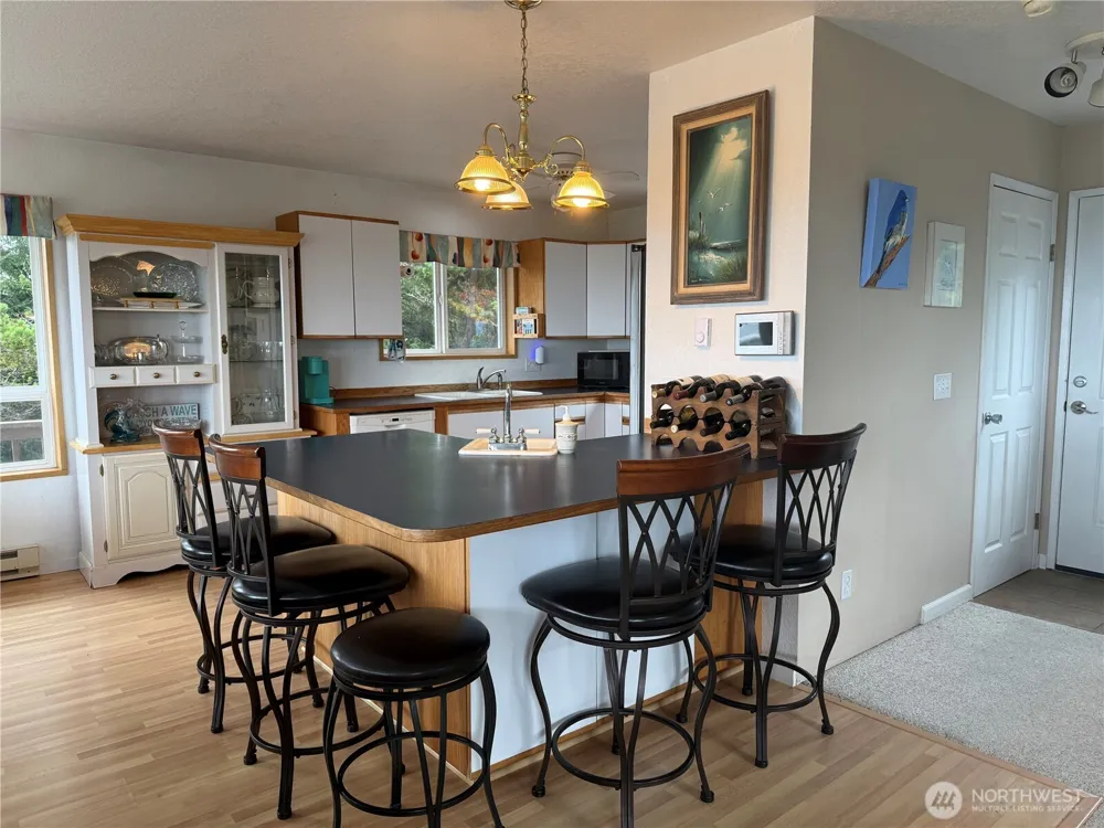 33304 j Place Ocean Park, WA 98640