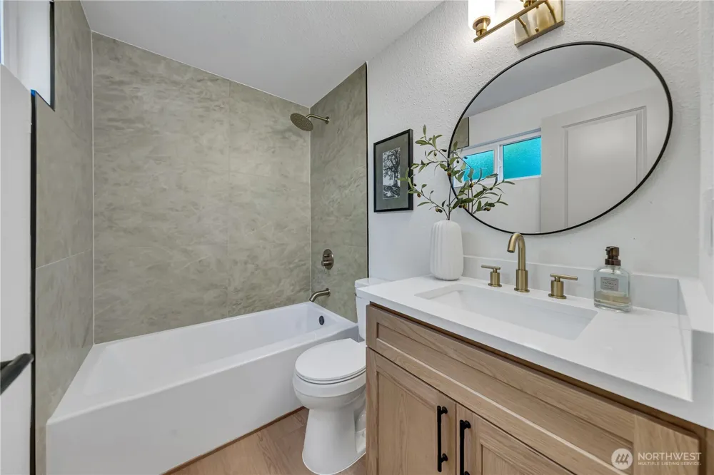 15210 Macadam Rd S #D301 Tukwila, WA 98188