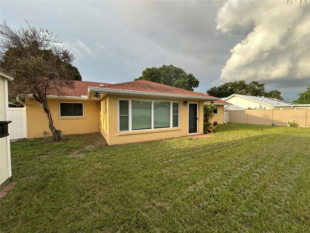 6007 9TH AVE W Bradenton, FL 34209