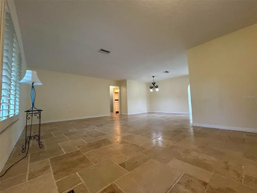 6007 9TH AVE W Bradenton, FL 34209