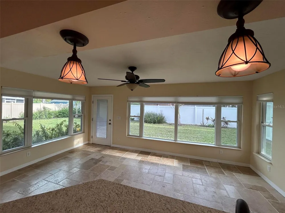 6007 9TH AVE W Bradenton, FL 34209