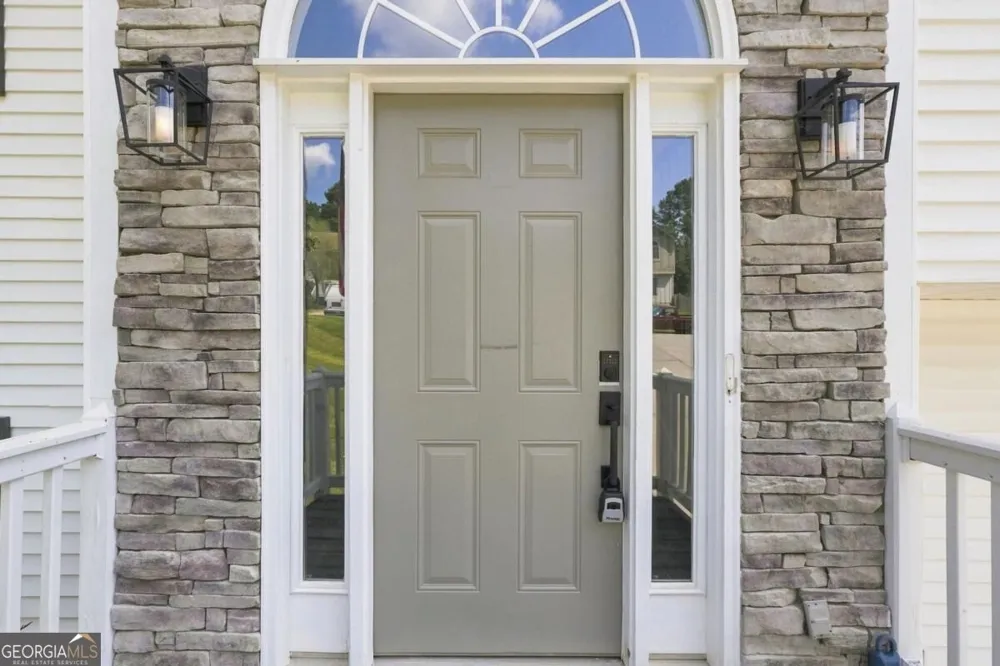 1003 Queensbury RUN Acworth, GA 30102