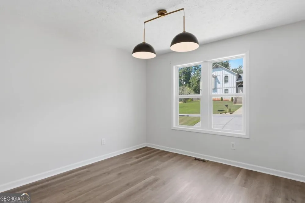 1003 Queensbury RUN Acworth, GA 30102